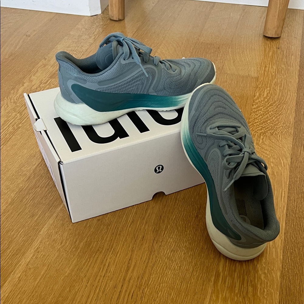 Lululemon Womens Blissful Run 2 Running Shoe